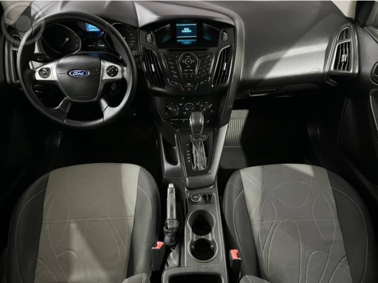 FORD - FOCUS 1.6 S 16V FLEX 4P AUTOMÁTICO - 2014/2014 - PRATA - R$ 49.900,00