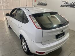 FORD - FOCUS 2.0 GLX 16V FLEX 4P AUTOMÁTICO - 2013/2013 - BRANCA - R$ 48.000,00