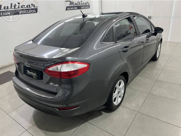 FORD - FIESTA 1.6 SE SEDAN 16V FLEX 4P MANUAL - 2014/2015 - CINZA - R$ 45.500,00