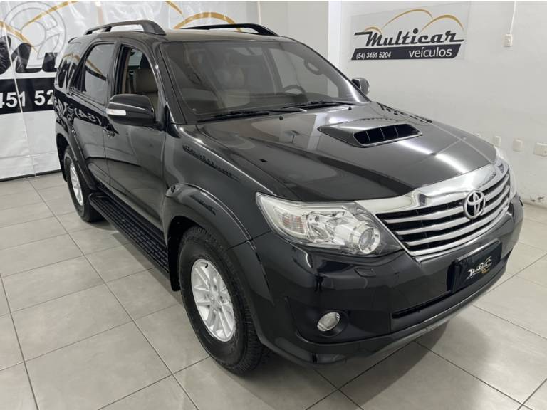 TOYOTA - HILUX SW4 3.0 SRV 4X4 16V TURBO INTERCOOLER DIESEL 4P AUTOMÁTICO - 2012/2013 - PRETA - R$ 139.900,00