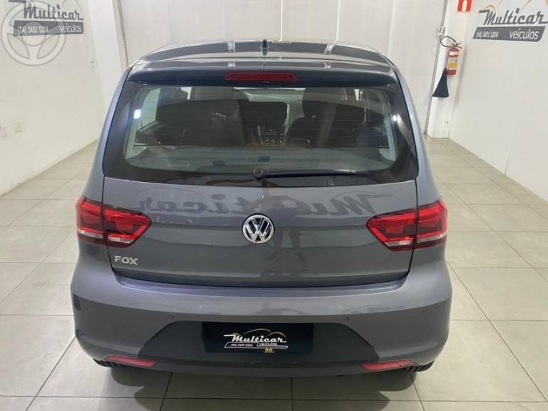 VOLKSWAGEN - FOX 1.6 MSI TOTAL FLEX CONNECT 4P MANUAL - 2020/2021 - BRANCA - R$ 64.500,00