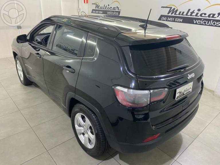 JEEP - COMPASS 2.0 SPORT 4X2 16V 4P AUTOMÁTICO - 2017/2018 - PRETA - R$ 92.900,00