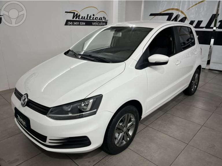 VOLKSWAGEN - FOX 1.6 MSI TRENDLINE 8V FLEX 4P MANUAL - 2016/2016 - BRANCA - R$ 51.900,00