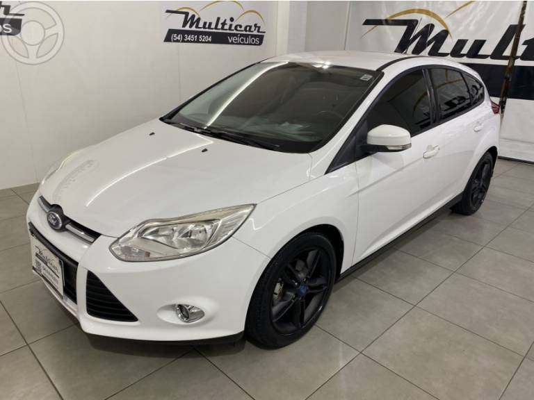 FORD - FOCUS 2.0 SE HATCH 16V FLEX 4P AUTO - 2015/2015 - BRANCA - R$ 54.900,00