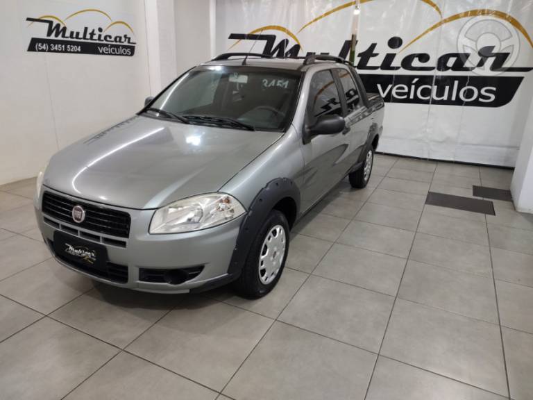 FIAT - STRADA 1.4 MPI WORKING CD 8V FLEX 2P MANUAL - 2011/2012 - CINZA - R$ 54.500,00
