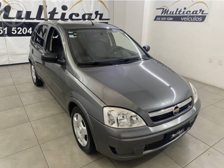 CHEVROLET - CORSA 1.4 MPFI MAXX 8V FLEX 4P MANUAL - 2011/2012 - CINZA - R$ 30.500,00