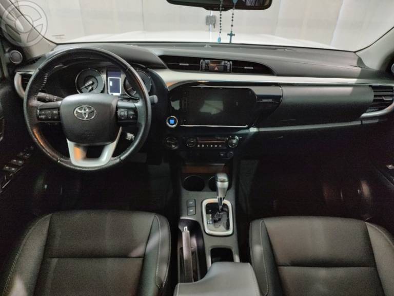 TOYOTA - HILUX - 2025/2025 - BRANCA - R$ 283.000,00