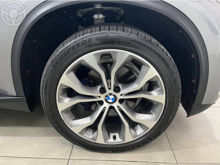 BMW - X5 3.0 4X4 30D I6 TURBO DIESEL 4P AUTOMÁTICO - 2018/2018 - CINZA - R$ 203.900,00