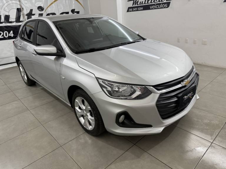 CHEVROLET - ONIX 1.0 LTZ 12V TURBO FLEX 4P MANUAL - 2022/2023 - PRATA - R$ 81.900,00
