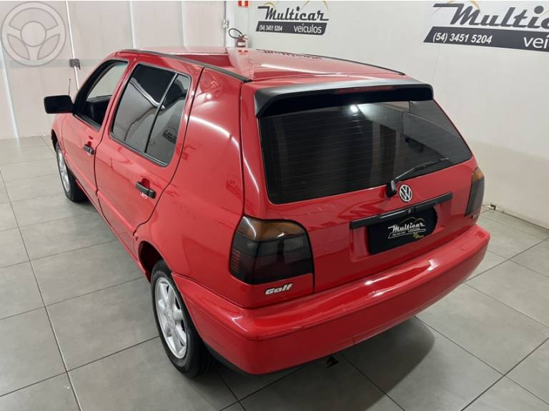 VOLKSWAGEN - GOLF 2.0 MI GLX 8V 4P MANUAL - 1996/1996 - VERMELHA - R$ 49.000,00