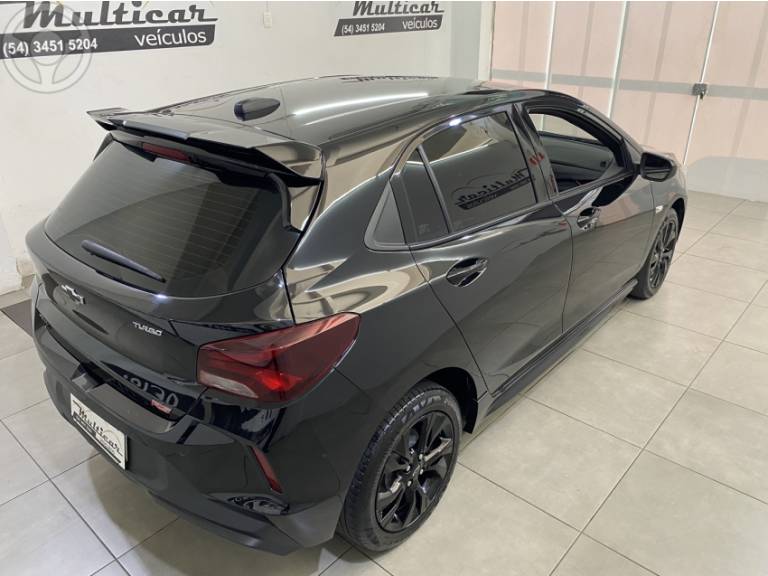 CHEVROLET - ONIX 1.0 TURBO FLEX RS 4P AUTOMÁTICO - 2022/2023 - PRETA - R$ 89.900,00