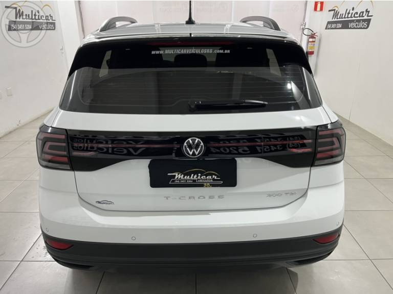 VOLKSWAGEN - T-CROSS 1.0 TSI 12V FLEX 4P AUTOMÁTICO - 2022/2022 - BRANCA - R$ 101.000,00