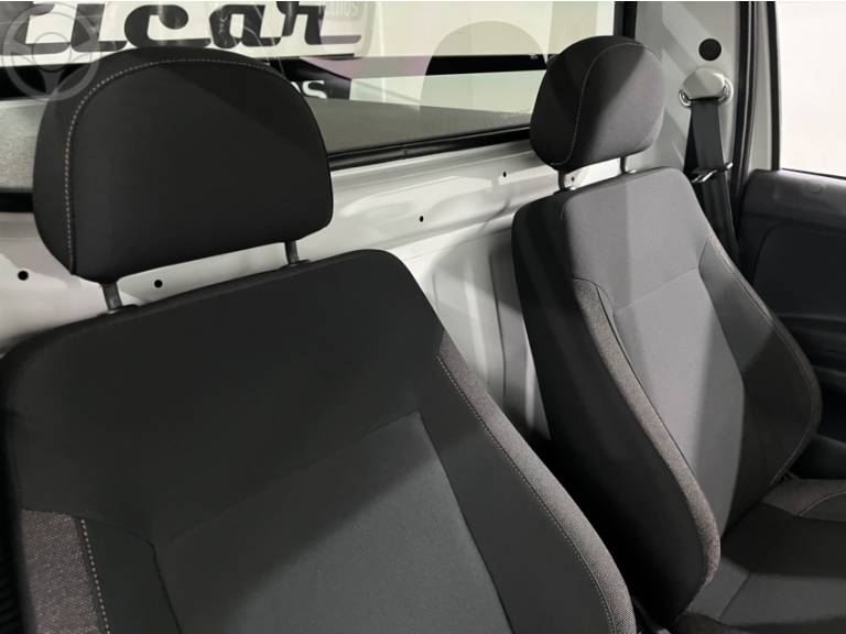 VOLKSWAGEN - SAVEIRO 1.6 MSI ROBUST CS 8V FLEX 2P MANUAL - 2024/2024 - BRANCA - R$ 80.900,00