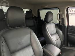 NISSAN - FRONTIER 2.3 ATTACK 4X4 CD BI-TURBO DIESEL 4P AUTOMÁTICO - 2019/2019 - VERMELHA - R$ 148.900,00