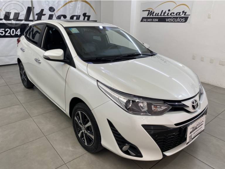 TOYOTA - YARIS 1.5 XLS FLEX 4P AUTOMÁTICO - 2018/2019 - BRANCA - R$ 82.900,00