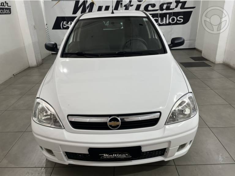 CHEVROLET - CORSA 1.4 MPFI MAXX 8V FLEX 4P MANUAL - 2011/2012 - BRANCA - R$ 34.900,00