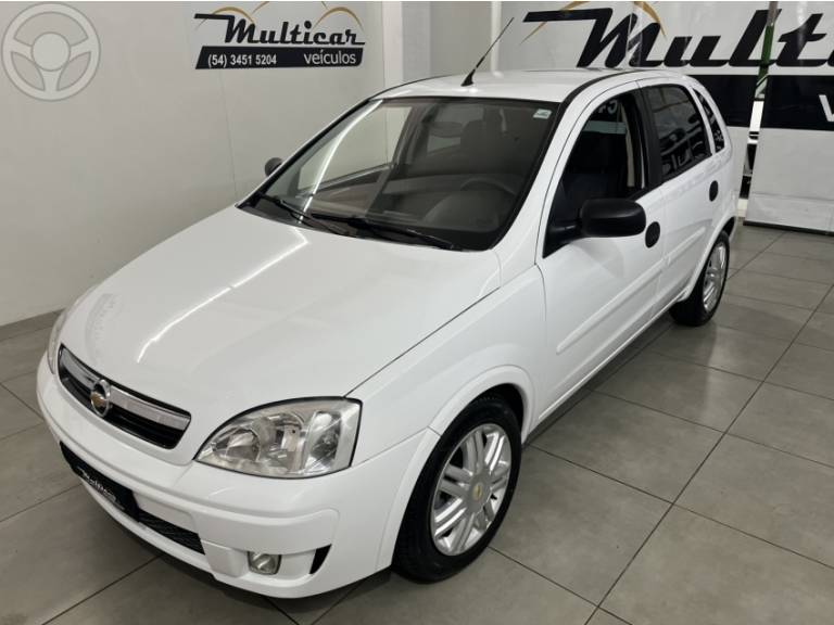 CHEVROLET - CORSA 1.4 MPFI MAXX 8V FLEX 4P MANUAL - 2011/2012 - BRANCA - R$ 34.900,00