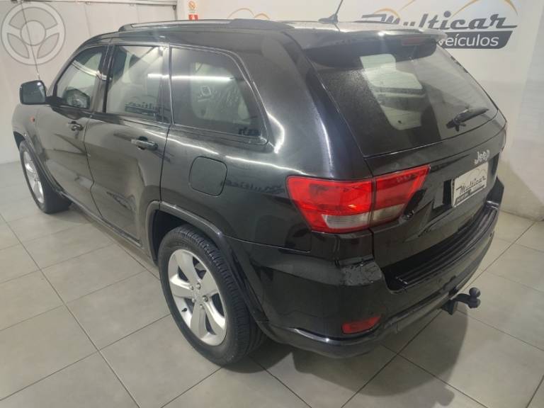 JEEP - GRAND CHEROKEE 3.6 LAREDO 4X4 V6 24V 4P AUTOMÁTICO - 2011/2012 - PRETA - R$ 90.000,00