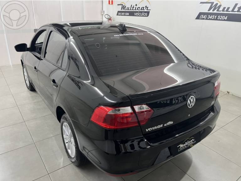 VOLKSWAGEN - VOYAGE 1.6 MI SELEÇÃO 8V FLEX 4P MANUAL - 2014/2014 - PRETA - R$ 39.900,00