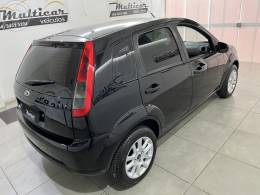 FORD - FIESTA 1.0 ROCAM HATCH 8V FLEX 4P MANUAL - 2013/2014 - PRETA - R$ 34.900,00