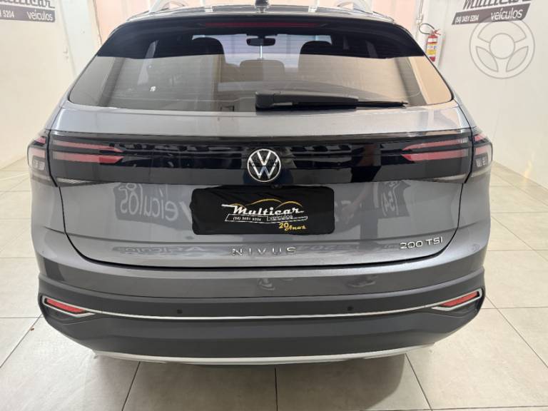VOLKSWAGEN - NIVUS 1.0 TSI HIGHLINE FLEX 4P AUTOMÁTICO - 2022/2022 - CINZA - R$ 111.900,00