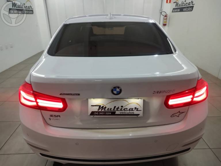 BMW - 320I - 2016/2017 - BRANCA - R$ 126.900,00