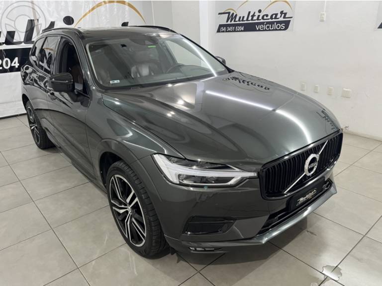 VOLVO - XC60 2.0 D5 MOMENTUM AWD DIESEL 4P AUTOMÁTICO - 2018/2019 - CINZA - R$ 159.900,00