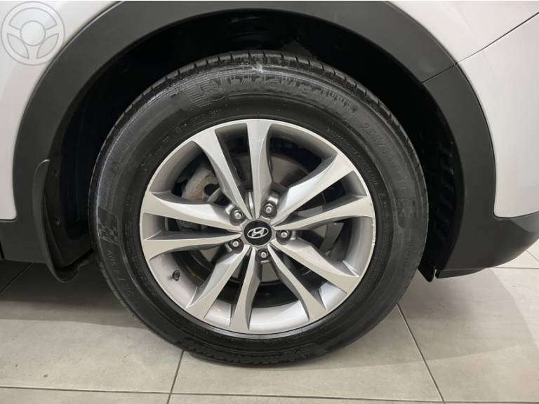 HYUNDAI - SANTA FÉ 3.3 MPFI 4X4 7 LUGARES V6 270CV 4P AUTOMÁTICO - 2015/2015 - PRATA - R$ 102.000,00