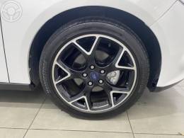FORD - FOCUS 2.0 TITANIUM SEDAN 16V FLEX 4P AUTOMÁTICO - 2014/2014 - BRANCA - R$ 58.000,00