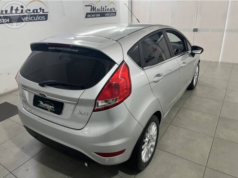FORD - FIESTA 1.6 TITANIUM HATCH 16V FLEX 4P AUTOMÁTICO - 2015/2015 - PRATA - R$ 49.500,00