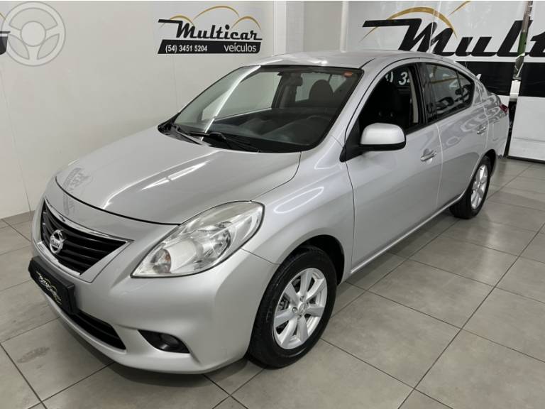 NISSAN - VERSA 1.6 16V FLEX SL 4P MANUAL - 2014/2014 - PRATA - R$ 43.500,00