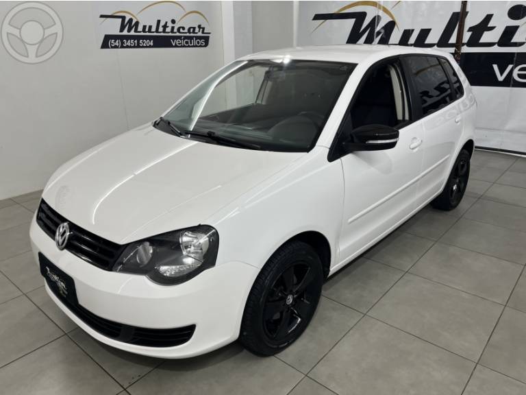 VOLKSWAGEN - POLO 1.6 MI 8V FLEX 4P MANUAL - 2014/2014 - BRANCA - R$ 47.500,00
