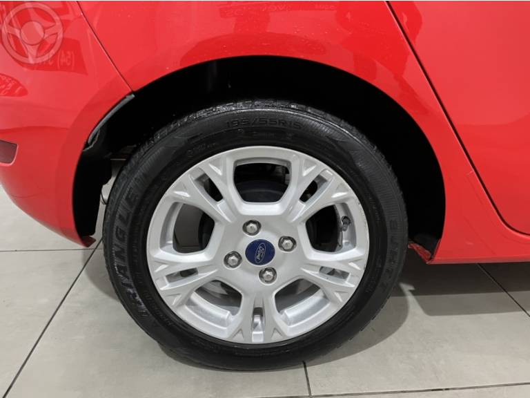 FORD - FIESTA 1.5 S HATCH 16V FLEX 4P MANUAL - 2014/2015 - VERMELHA - R$ 45.900,00