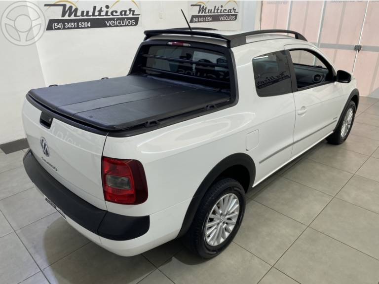 VOLKSWAGEN - SAVEIRO 1.6 MI HIGHLINE CD 8V FLEX 2P MANUAL - 2015/2015 - BRANCA - R$ 66.000,00