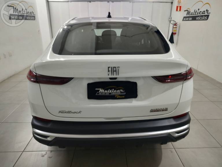 FIAT - FASTBACK 1.0 AUDACE 200 TURBO FLEX 4P AUTOMÁTICO - 2023/2023 - BRANCA - R$ 114.900,00
