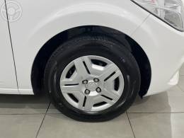 CHEVROLET - ONIX 1.0 MPFI JOY 8V FLEX 4P MANUAL - 2017/2018 - BRANCA - R$ 48.500,00