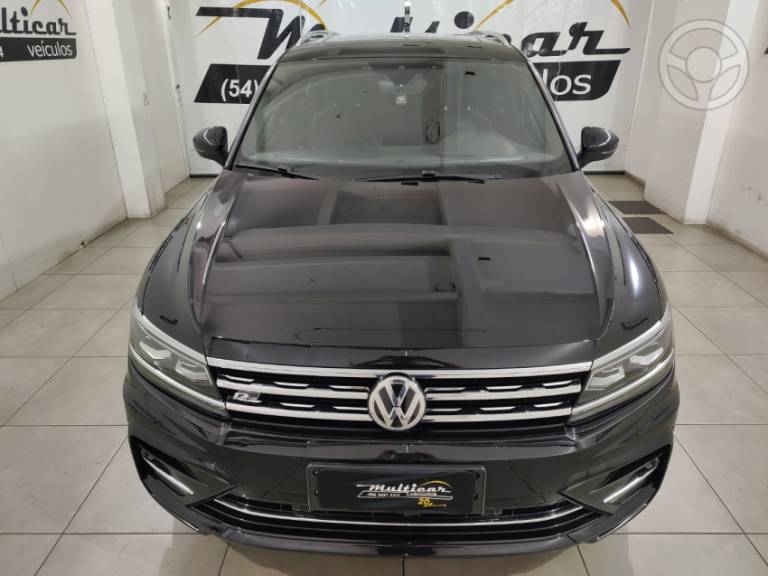VOLKSWAGEN - TIGUAN 2.0 ALLSPACE R-LINE 350 TSI 4X4 4P - 2018/2018 - PRETA - R$ 154.900,00