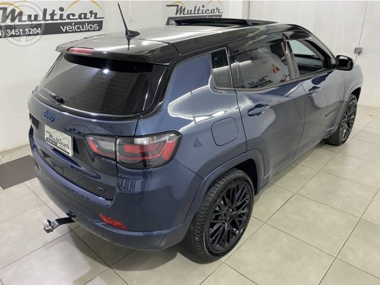 JEEP - COMPASS 1.3 S 4XE TURBO HIBRIDO 4P AUTOMÁTICO - 2022/2022 - AZUL - R$ 214.900,00