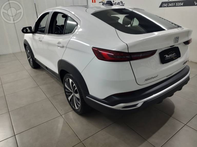 FIAT - FASTBACK 1.0 AUDACE 200 TURBO FLEX 4P AUTOMÁTICO - 2023/2023 - BRANCA - R$ 111.900,00