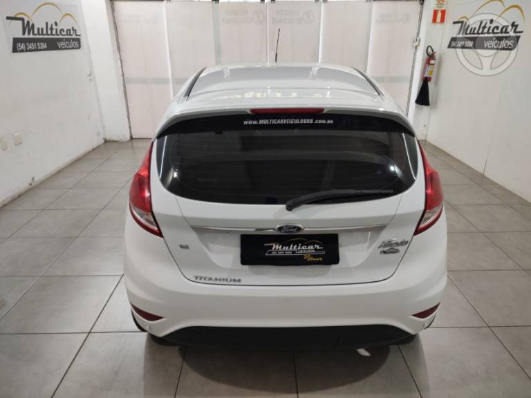 FORD - FIESTA 1.6 TITANIUM PLUS HATCH 16V FLEX 4P AUTOMÁTICO - 2016/2016 - BRANCA - R$ 55.900,00
