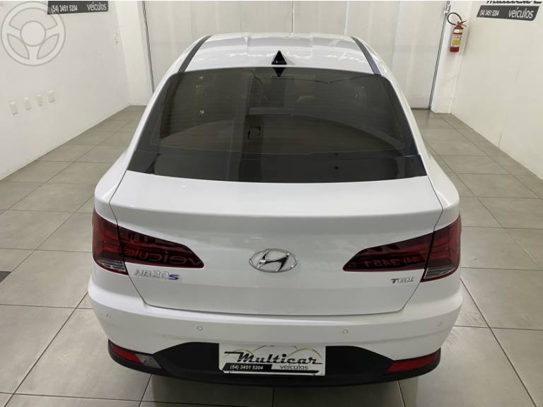 HYUNDAI - HB20S 1.0 PLATINUM 12V TURBO FLEX 4P MANUAL - 2021/2022 - BRANCA - R$ 79.900,00