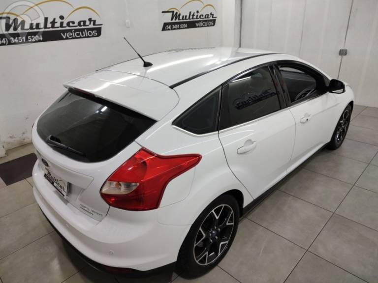 FORD - FOCUS 2.0 TITANIUM HATCH 16V FLEX 4P AUTOMÁTICO - 2015/2015 - BRANCA - R$ 56.900,00