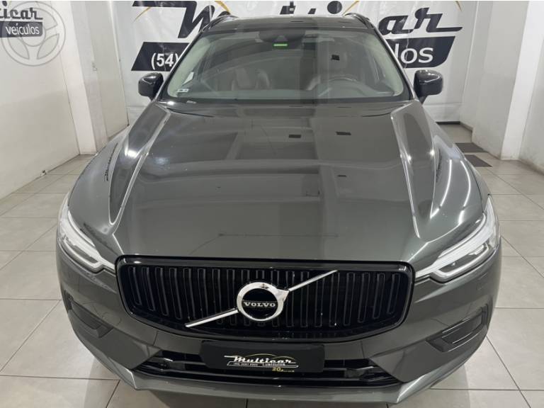 VOLVO - XC60 2.0 D5 MOMENTUM AWD DIESEL 4P AUTOMÁTICO - 2018/2019 - CINZA - R$ 159.900,00