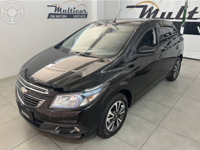 CHEVROLET - ONIX 1.4 MPFI LTZ 8V FLEX 4P MANUAL - 2012/2013 - PRETA - R$ 45.900,00