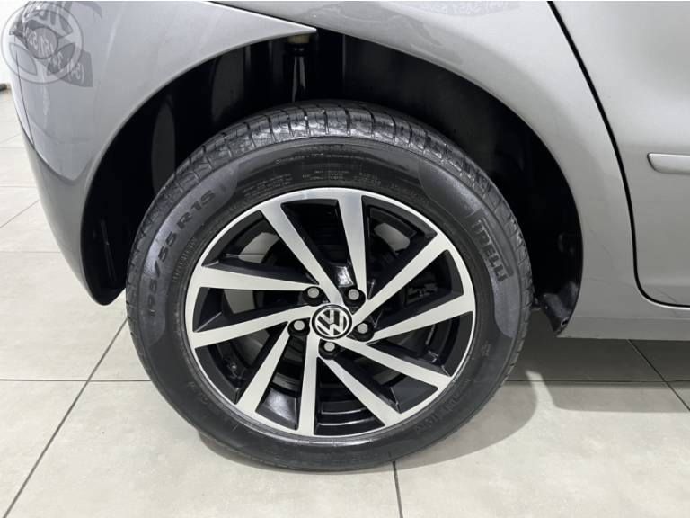 VOLKSWAGEN - FOX 1.0 MI 8V FLEX 4P MANUAL - 2012/2012 - CINZA - R$ 34.500,00