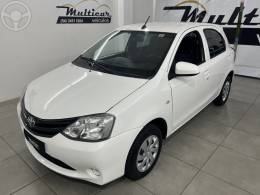 TOYOTA - ETIOS 1.3 X 16V FLEX 4P MANUAL - 2016/2017 - BRANCA - R$ 51.900,00