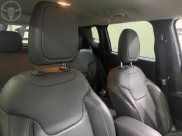 JEEP - RENEGADE 2.0 16V TURBO DIESEL LONGITUDE 4P 4X4 AUTOMÁTICO - 2020/2021 - PRETA - R$ 109.900,00