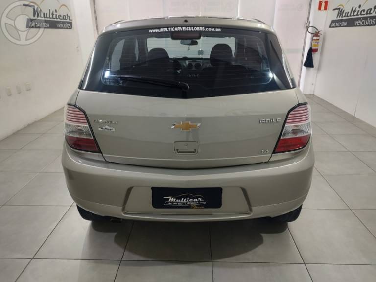 CHEVROLET - AGILE 1.4 MPFI LTZ 8V FLEX 4P MANUAL - 2010/2011 - PRATA - R$ 34.900,00