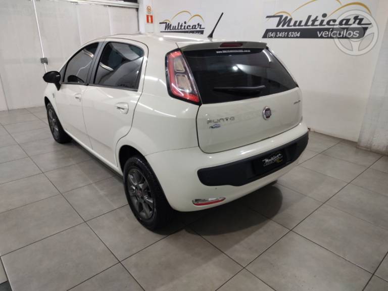 FIAT - PUNTO 1.4 ATTRACTIVE 8V FLEX 4P MANUAL - 2014/2015 - BRANCA - R$ 44.900,00