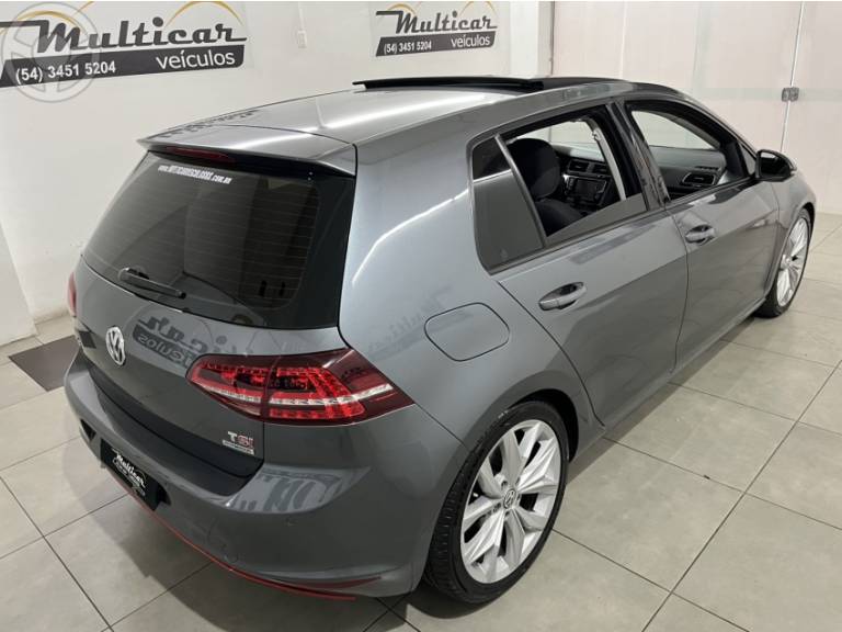 VOLKSWAGEN - GOLF 1.4 TSI HIGHLINE 16V 4P AUTOMÁTICO - 2014/2015 - CINZA - R$ 86.900,00